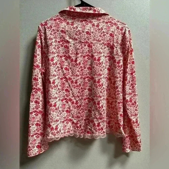 NWOT | Women’s Lularoe Valentina Button Up | M | Red Floral - Picture 7 of 9